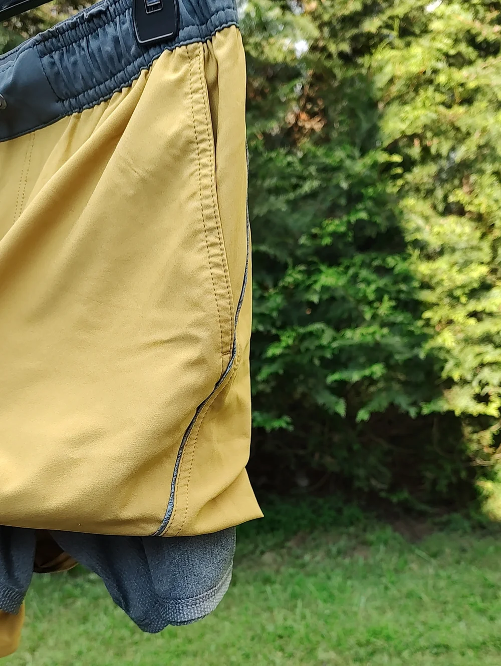 Vuori Athletic Shorts in Mustard Yellow Size Small